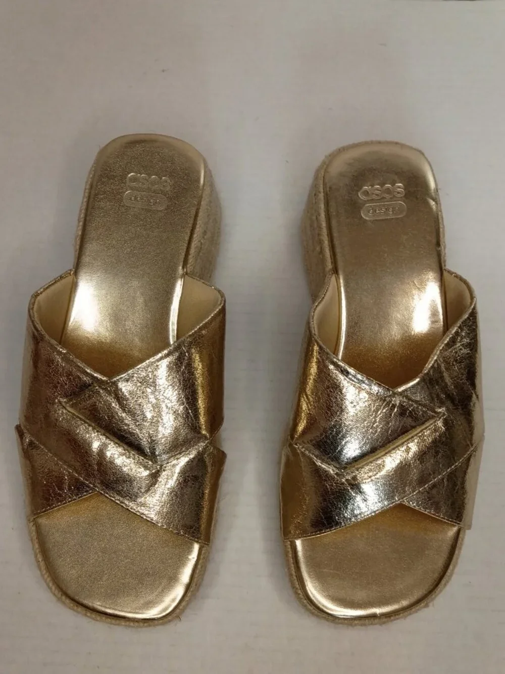 ASOS DESIGN Toy Gold Metallic Cross Strap Espadrille Platform Slides Size US 8